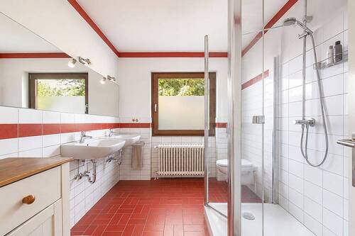 Das Badezimmer im Erdgeschoss.jpg - 