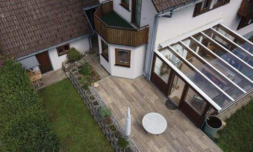 Rückansicht - 6 Zimmer Doppelhaushälfte in Unterkirnach