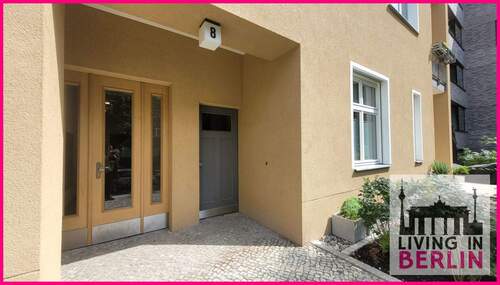 Hauseingang - 2 Zimmer Etagenwohnung zur Miete in Berlin