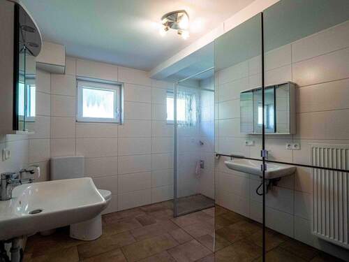 EG - renoviertes Bad - 