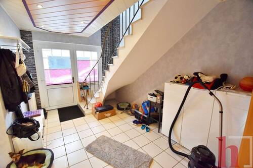 Eingangsbereich mit Treppe - 