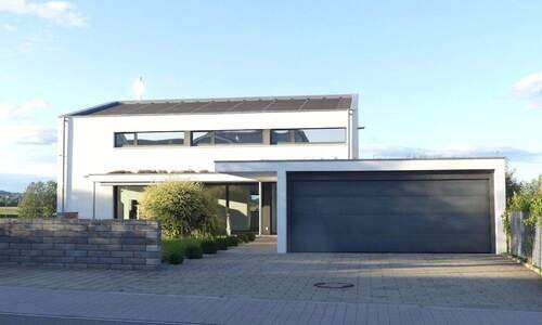 Gesamtansicht - 8 Zimmer Einfamilienhaus zum Kaufen in Hüfingen