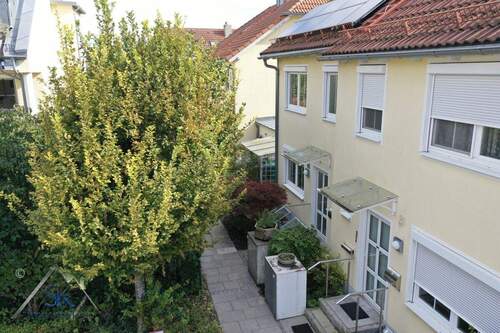 Eingangsbereich - 5 Zimmer Doppelhaushälfte in Puchheim / Puchheim-Bahnhof