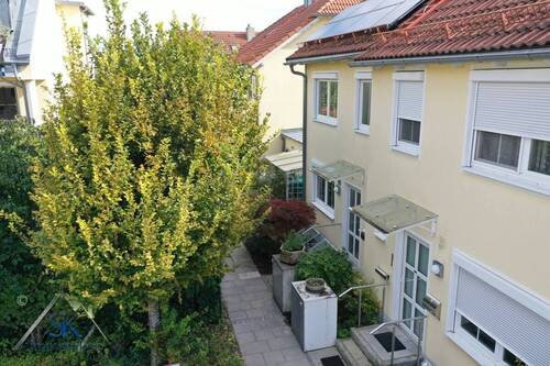 Haus mit Eingangsbereich - 