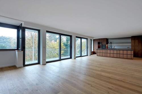 herausragende Fenserfront - 4 Zimmer Etagenwohnung zur Miete in Düsseldorf