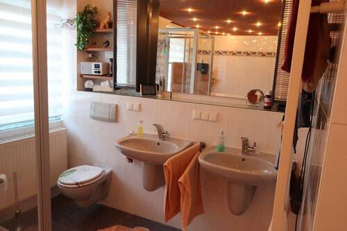 Obergeschoss Bad Detail Waschbecken - 