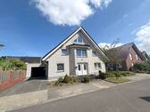 Bild 1 - Freistehendes Einfamilienhaus mit repräsentativem Entree + Bürofläche