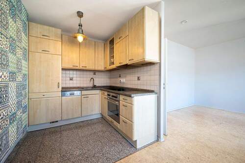 Schöne Eckküche mit heller Eichenfront - Etagenwohnung mit 33,40 m² in Berlin zum Kaufen