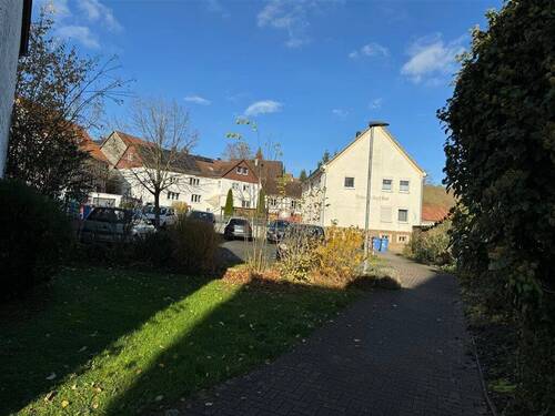 öffentlicher Parkplatz in der Nähe - 