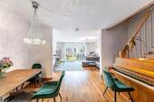 Geräumiges Wohnzimmer - 5 Zimmer Reihenmittelhaus zum Kaufen in Bamberg