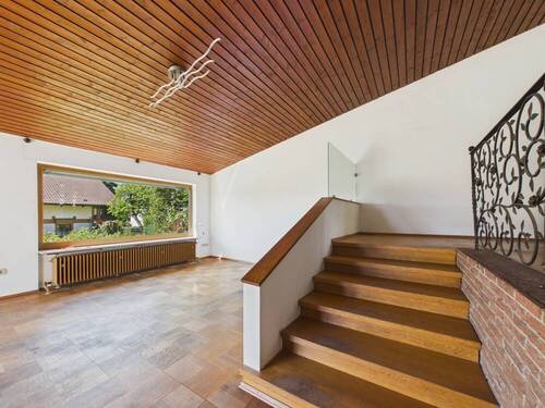 Split Levels - Modern geschnittenes, sanierungsbedürftiges Einfamilienhaus in ruhiger Lage 