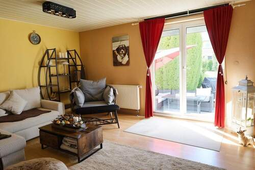 Wohnen - (KI generiert) - 5 Zimmer Reihenendhaus in Albstadt