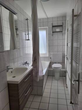 Bad - 2 Zimmer Etagenwohnung zur Miete in Elmshorn