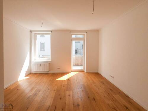 Wohnbereich - 2 Zimmer Etagenwohnung zum Kaufen in München