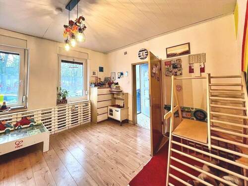 Erdgeschoss Zimmer 1. - 6 Zimmer Mehrfamilienhaus, Wohnhaus in Krefeld