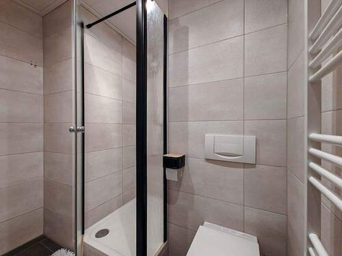 Gäste WC mit Dusche - 