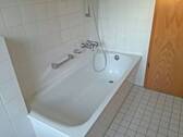 Bad mit Wanne - 