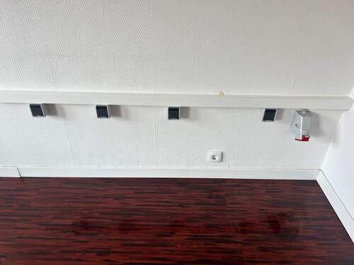 Büro 1 Ans. 4 Starkstromanschluss.jpeg - 
