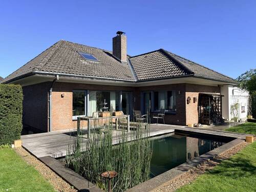 Rückseite - Sanierter Bungalow mit Schwimmteich in idyllischer Lage von Hamminkeln-Marienthal!