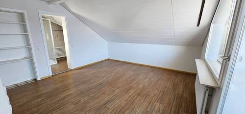  OG, kleine Einheit, Schlafzimmer. - 