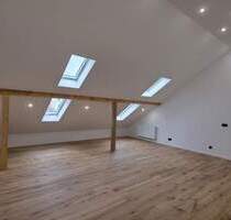 Erstbezug DG mit Domblick & Klima - lichtdurchflutete Designerwohnung in Regensburg