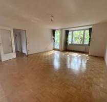 3 Zimmer City-Wohnung mit zwei Balkonen, hell und gut geschnitten. - Düsseldorf Golzheim