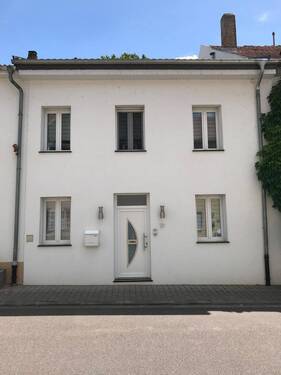 542752222_1413388634130377_4175287878326020413_n.j - Wohnhaus mit großer Terrasse direkt an der Grenze L-Remich