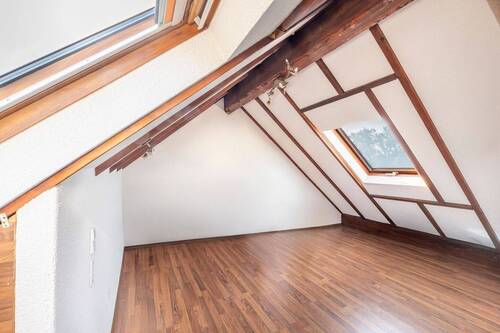 Dachgeschoss - Reihenmittelhaus mit 100,00 m² in Ditzingen zum Kaufen