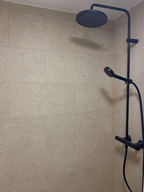 Begehbare Dusche - 1 Zimmer Etagenwohnung zur Miete in München