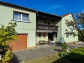 Terrasse und Haustür auf Südwest - Doppelhaushälfte mit 118,80 m&sup2; in Löbau zum Kaufen