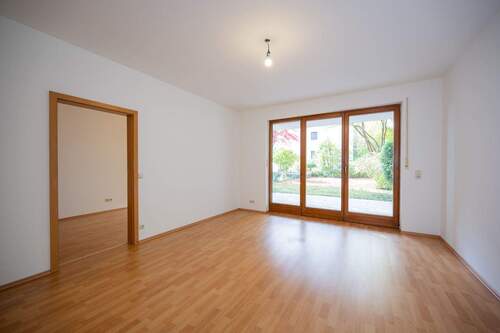 Wohnzimmer - 2 Zimmer Etagenwohnung zum Kaufen in Ottobrunn