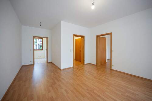 Wohnzimmer - 2 Zimmer Etagenwohnung in Ottobrunn