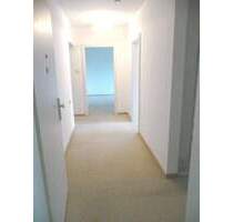 **Schöne helle geräumige 3-Zi-Whg mit großer Loggia** - Straubing