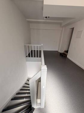 Treppe/Flur - Gewerbeobjekt (Büro, Produktion, Verkauf) in Magdeburg zur Miete
