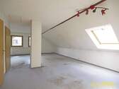 Dachboden mit Ausbaumöglichkeit - 