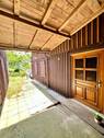 Hinterausgang zu Terrasse und Garten - 