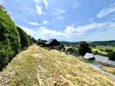 Grundstück mit Haus - 