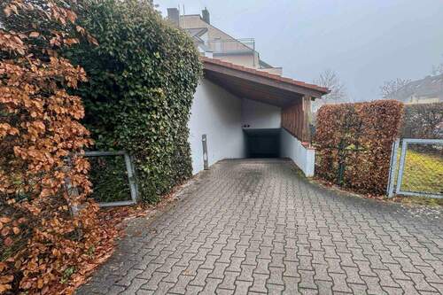 Ausfahrt Garage - 