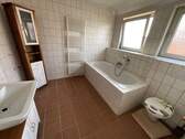 Badezimmer im Dachgeschoss - 