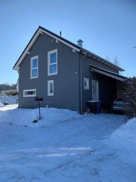 Nordost Ansicht - freistehendes Einfamilienhaus in Hebertsfelden