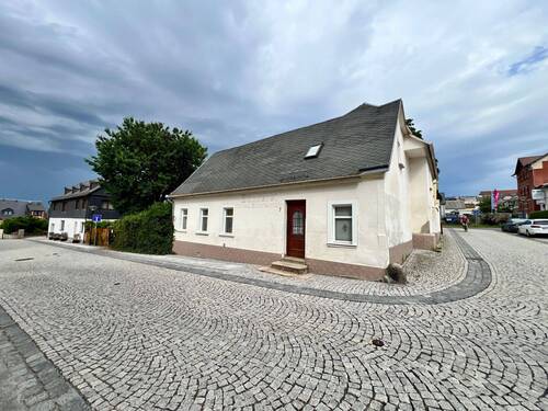 Ansicht Straße - Stadthaus mit Potenzial - im Zentrum von Treuen