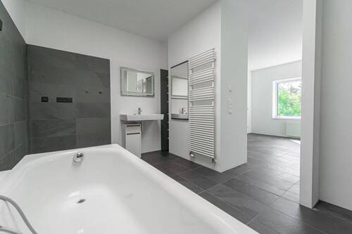 OG - Hauptbadezimmer - 