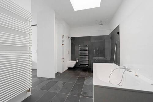 OG - Hauptbadezimmer - 