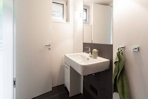 EG - Gäste-WC - Einfamilienhaus mit 153,70 m² in Berlin zum Kaufen