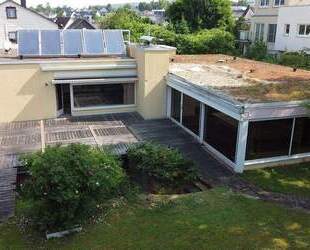 SAARBURG nahe LUX und TRIER, Einfamilienhaus im Bungalowstil mit parkähnlichem Garten