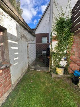 Durchgang Garten zur Garage - 