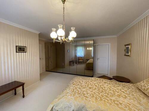 Zimmer EG mit Bad en Suite - 