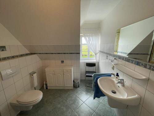 Badezimmer DG Ansicht 1 - 