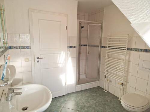 Badezimmer DG Ansicht 2 - 