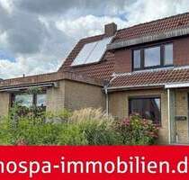 Solarthermie zur Warmwasserversorgung! Teilunterkellerte Doppelhaushälfte mit Garage und Terrasse - Sörup